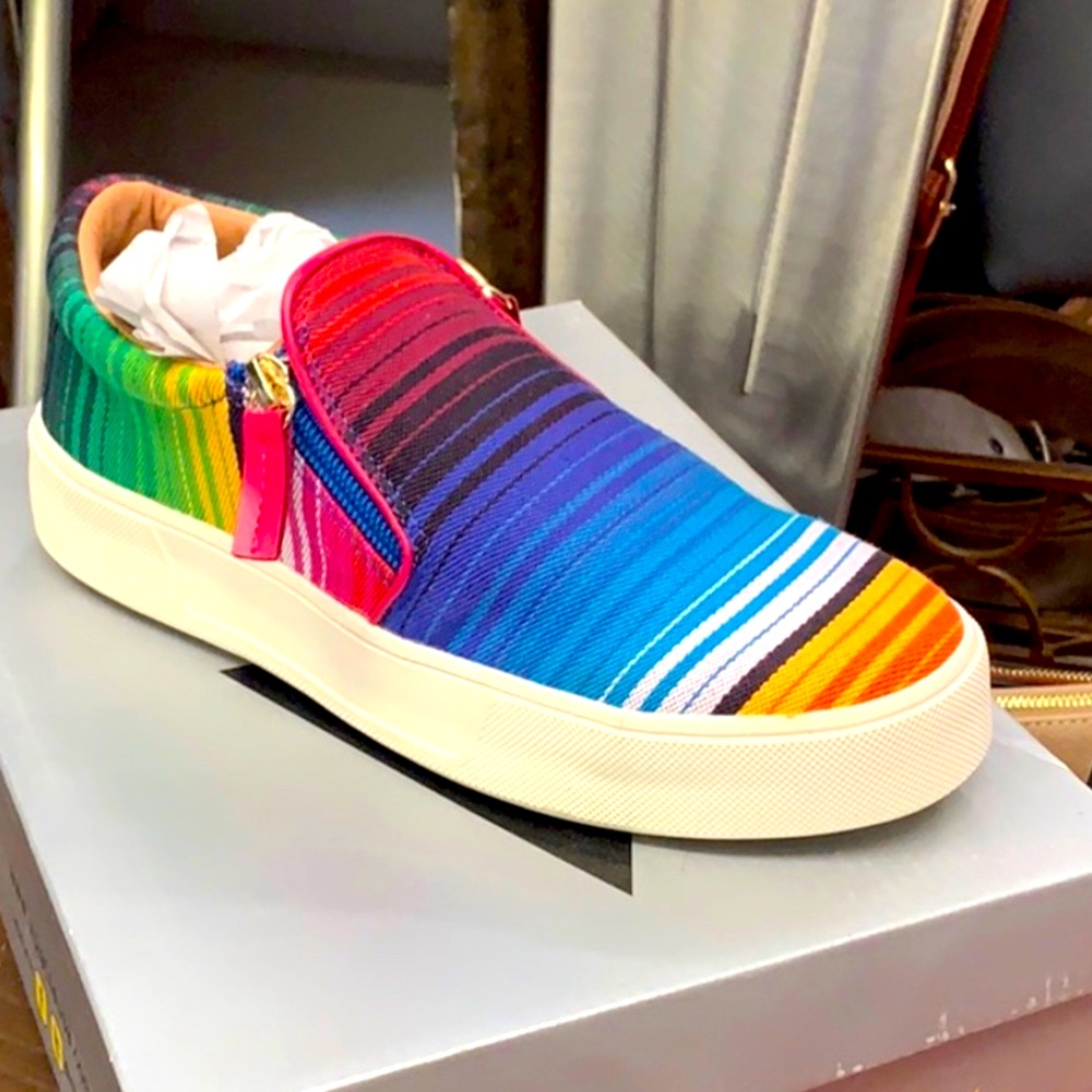 Serape tennis shoe